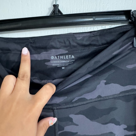 Athleta camo contender leggings - Picture 3 of 4